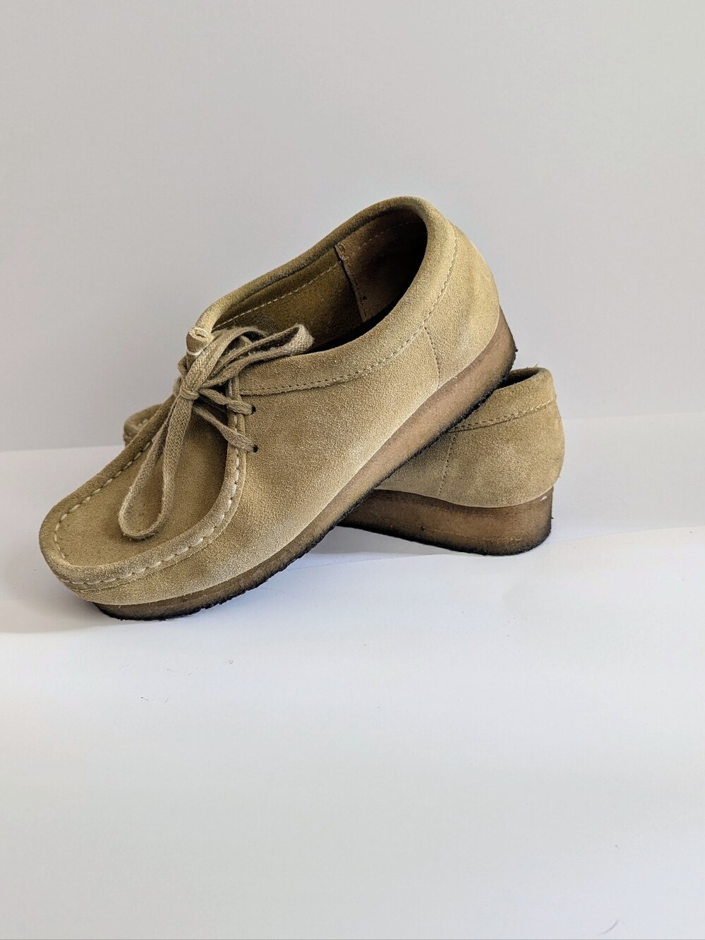 Clarks Originals Wallabees Women's 7.5 Sand Suede Moc Toe Crepe Sole